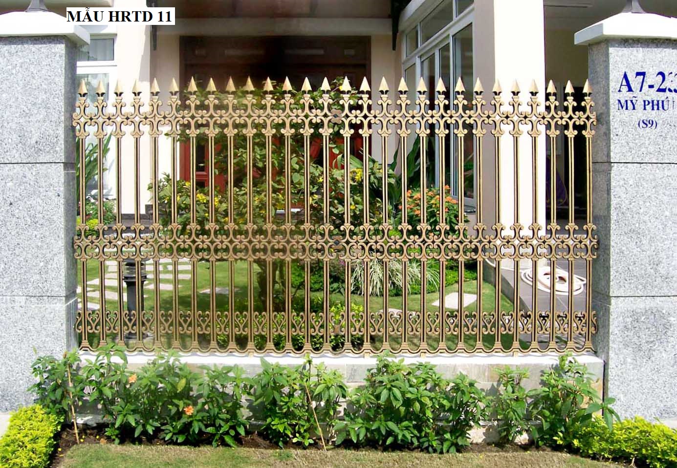 Hàng rào sắt phù hợp với phong cách cũng như phong thủy của ngôi nhà